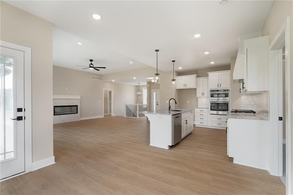 Photo 10 of 27 - 12940 Sewell Avenue, Kansas City, KS 66111
