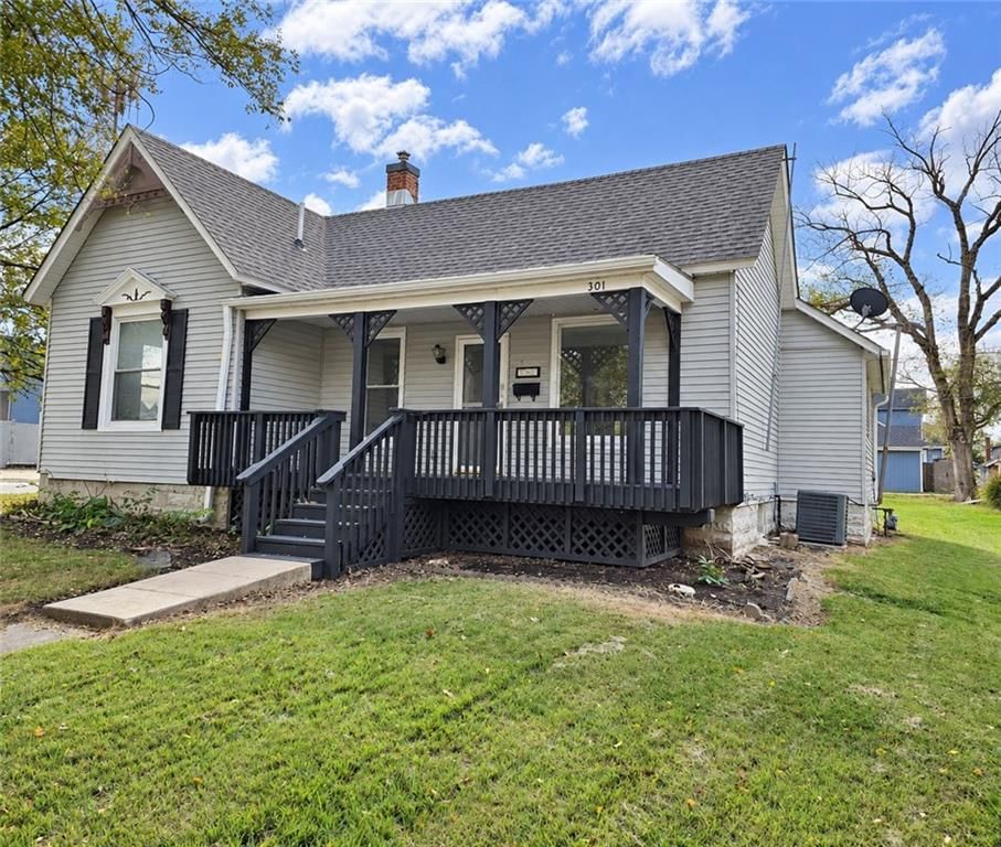 301 W Peoria Street, Paola, KS: listing photo 3