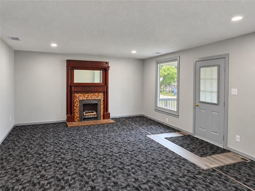 301 W Peoria Street, Paola, KS