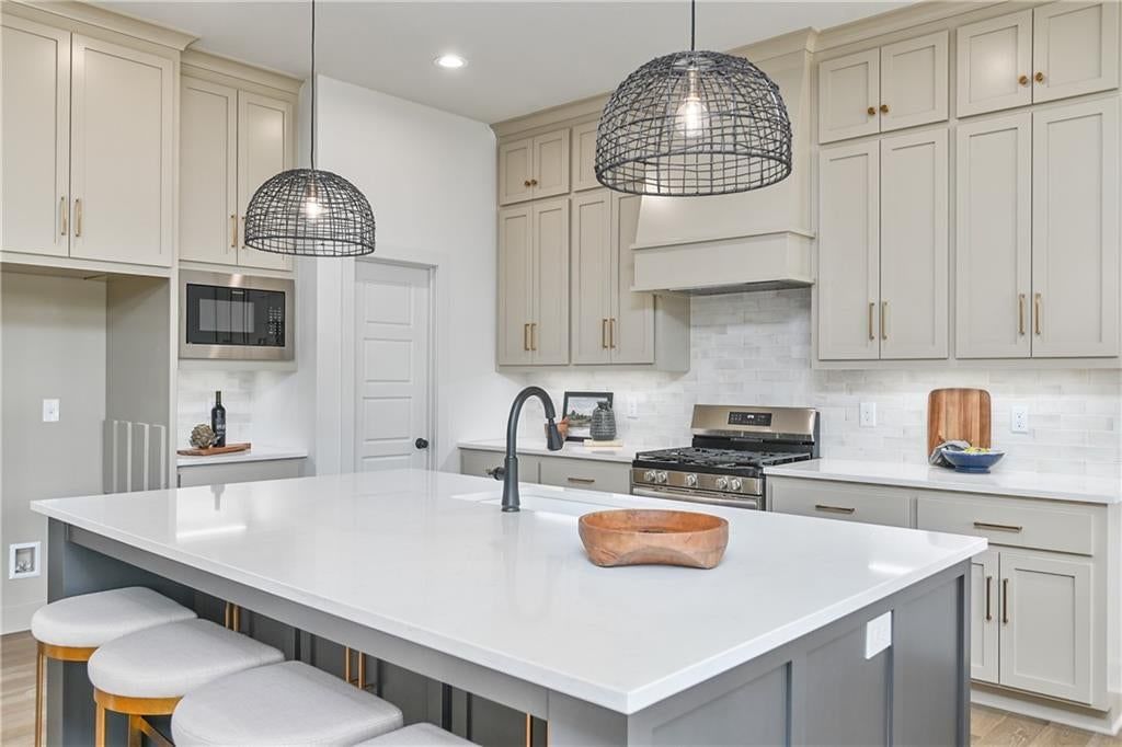 Breakfast nook at 11446 S Barker Street, Olathe, KS 66061