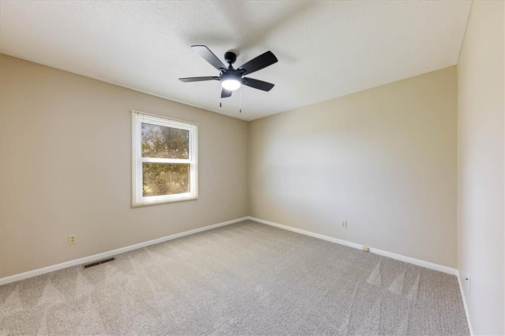 Carpet at 12490 S Ortega Drive, Olathe, KS 66062