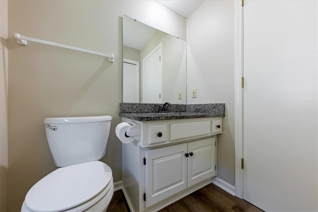 Photo 17 of 35 - 12490 S Ortega Drive, Olathe, KS 66062