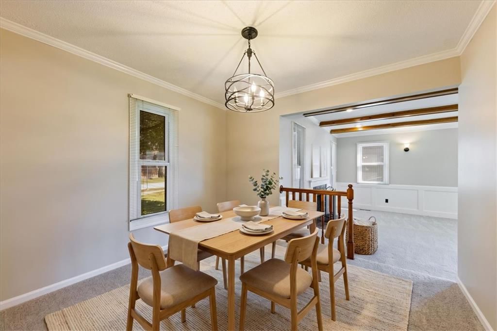Statement lighting at 12490 S Ortega Drive, Olathe, KS 66062