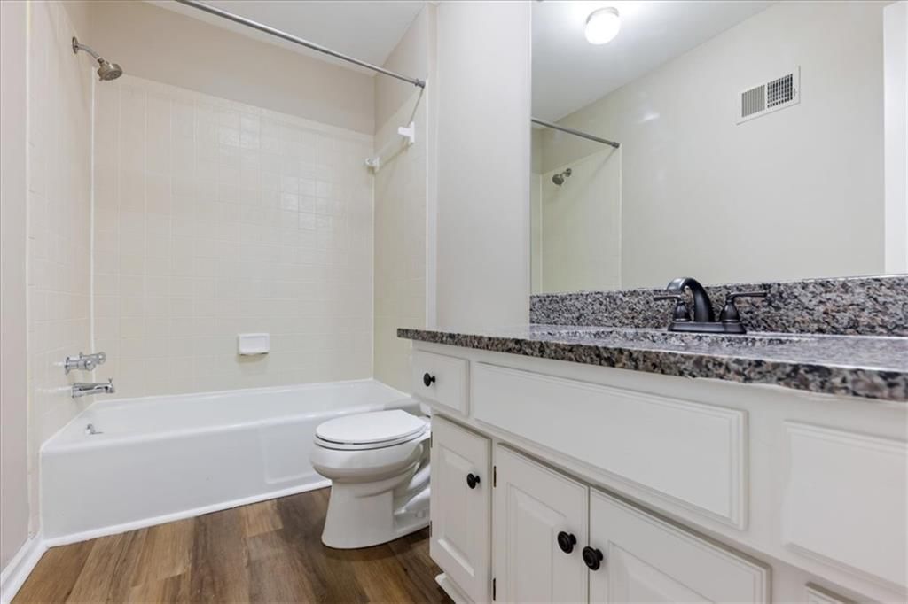 Photo 18 of 35 - 12490 S Ortega Drive, Olathe, KS 66062
