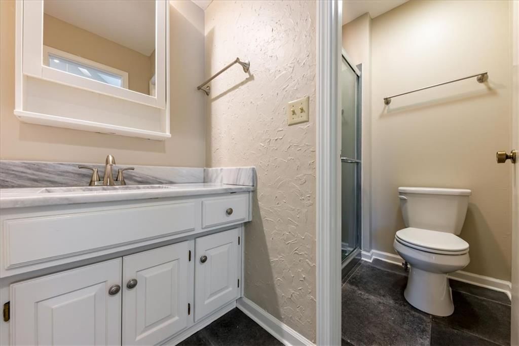Photo 27 of 35 - 12490 S Ortega Drive, Olathe, KS 66062