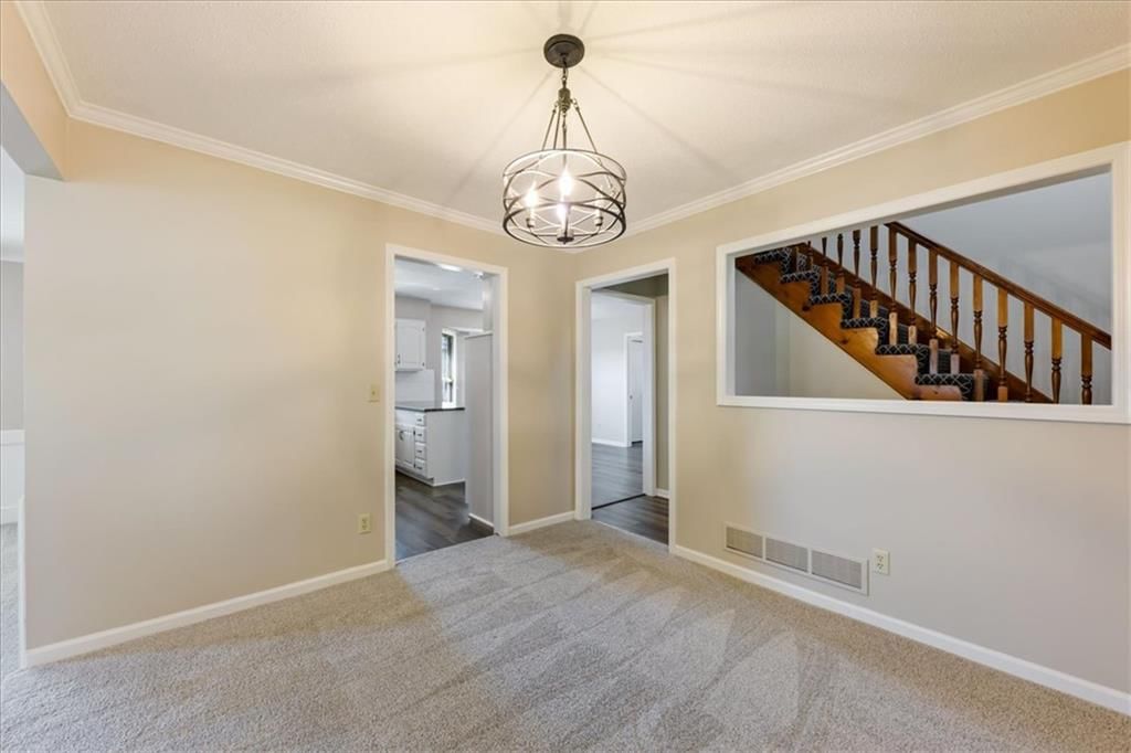 Photo 8 of 35 - 12490 S Ortega Drive, Olathe, KS 66062