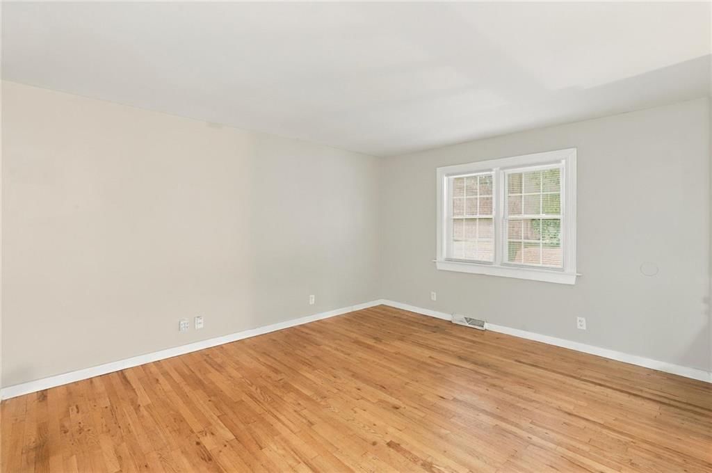5149 N Palmer Avenue, Kansas City, MO: listing photo 3