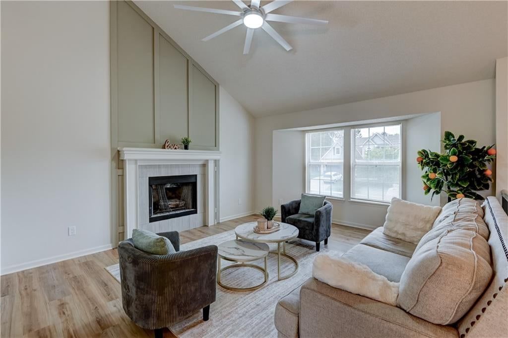 645 Canterbury Lane, Lee's Summit, MO: listing photo 3