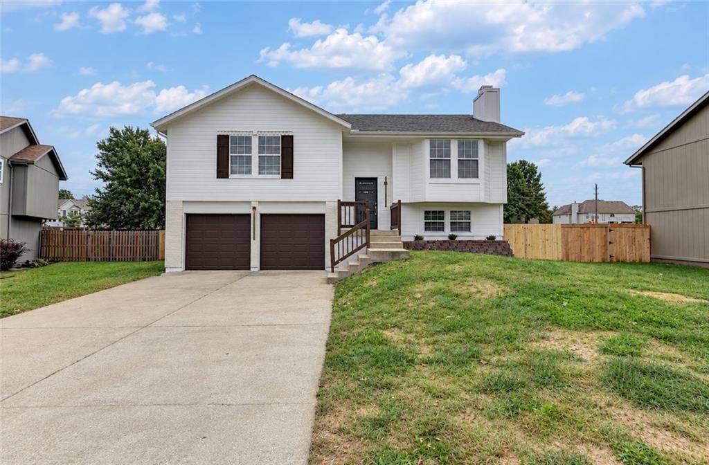 645 Canterbury Lane, Lee's Summit, MO