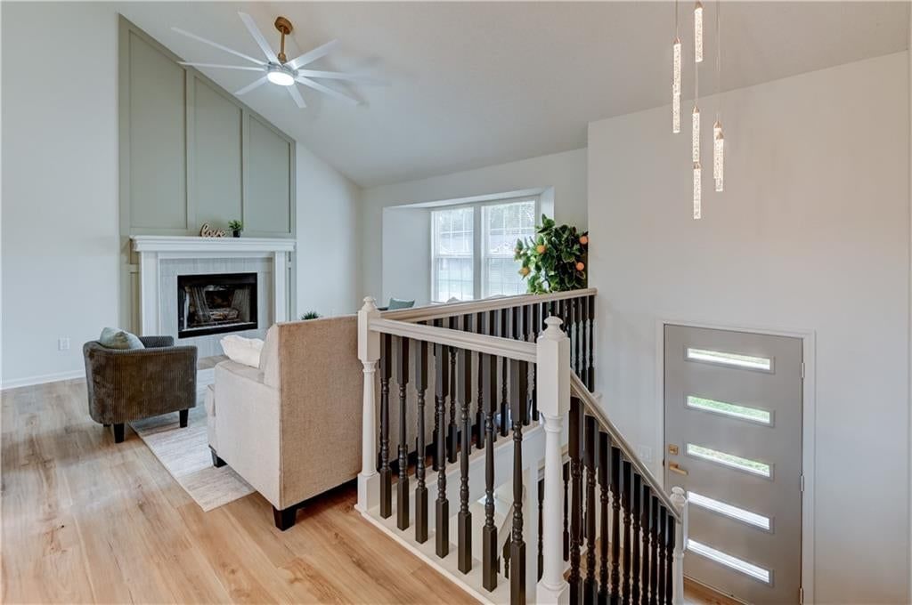 645 Canterbury Lane, Lee's Summit, MO: listing photo 2