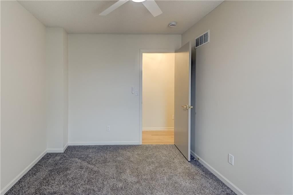 Photo 21 of 46 - 645 Canterbury Lane, Lee's Summit, MO 64063