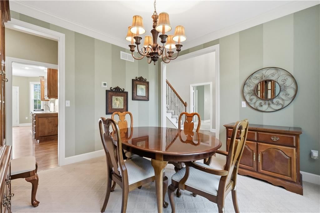 Photo 4 of 33 - 805 SE Willow Place, Blue Springs, MO 64014