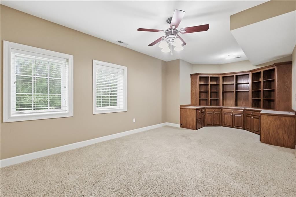 Photo 27 of 33 - 805 SE Willow Place, Blue Springs, MO 64014