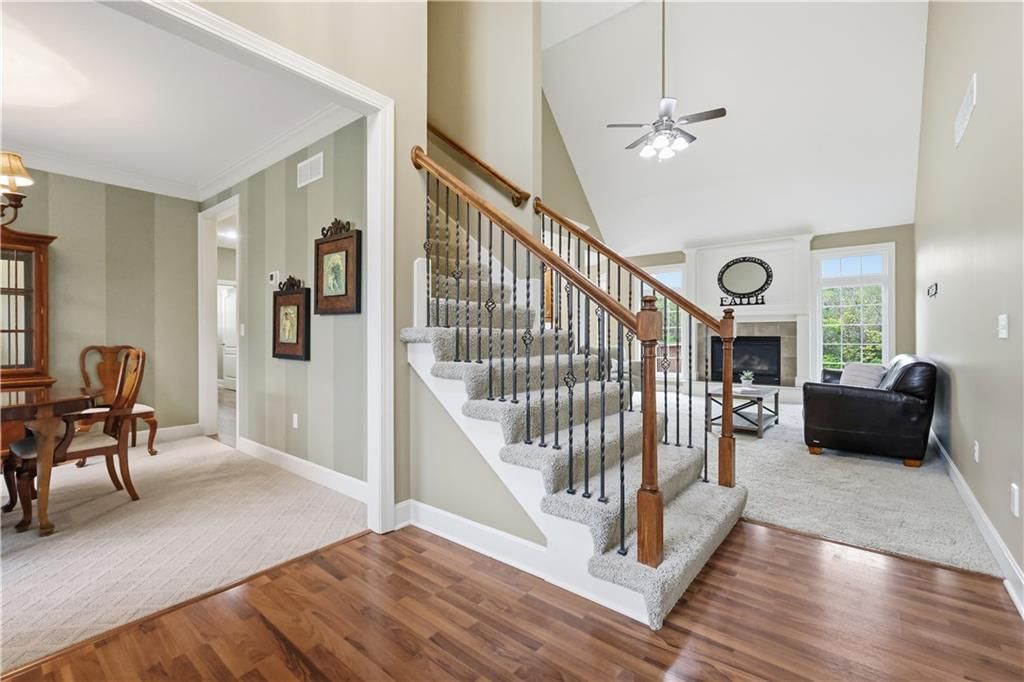 805 SE Willow Place, Blue Springs, MO: listing photo 2