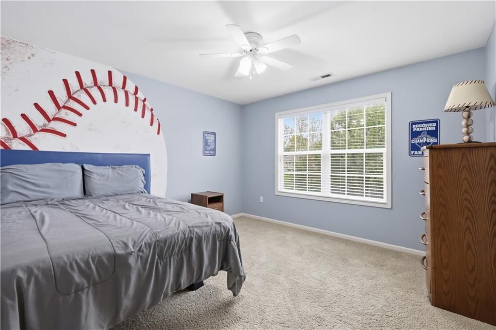 Photo 21 of 33 - 805 SE Willow Place, Blue Springs, MO 64014
