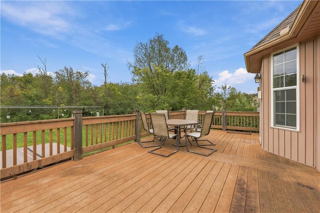 Photo 30 of 33 - 805 SE Willow Place, Blue Springs, MO 64014