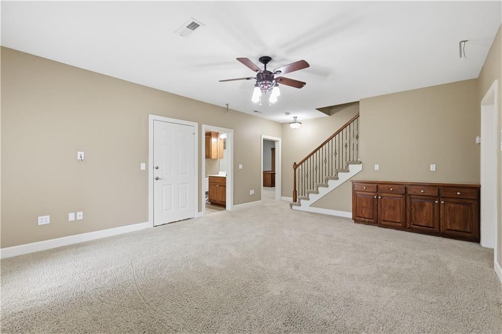 Photo 26 of 33 - 805 SE Willow Place, Blue Springs, MO 64014