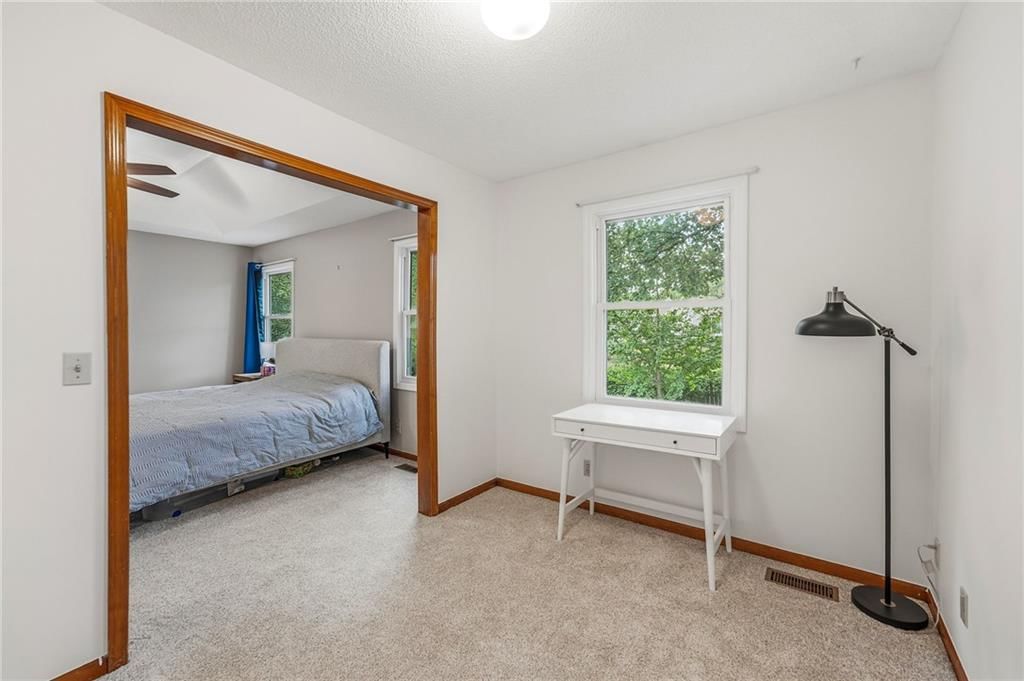 Photo 24 of 42 - 15821 Horton Court, Overland Park, KS 66223