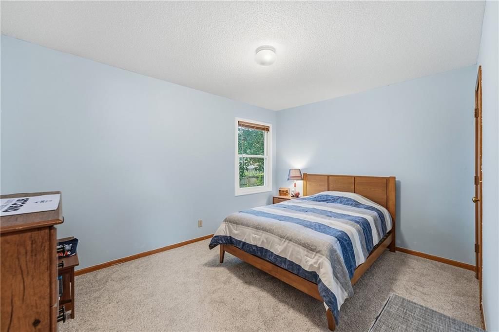 Photo 28 of 42 - 15821 Horton Court, Overland Park, KS 66223