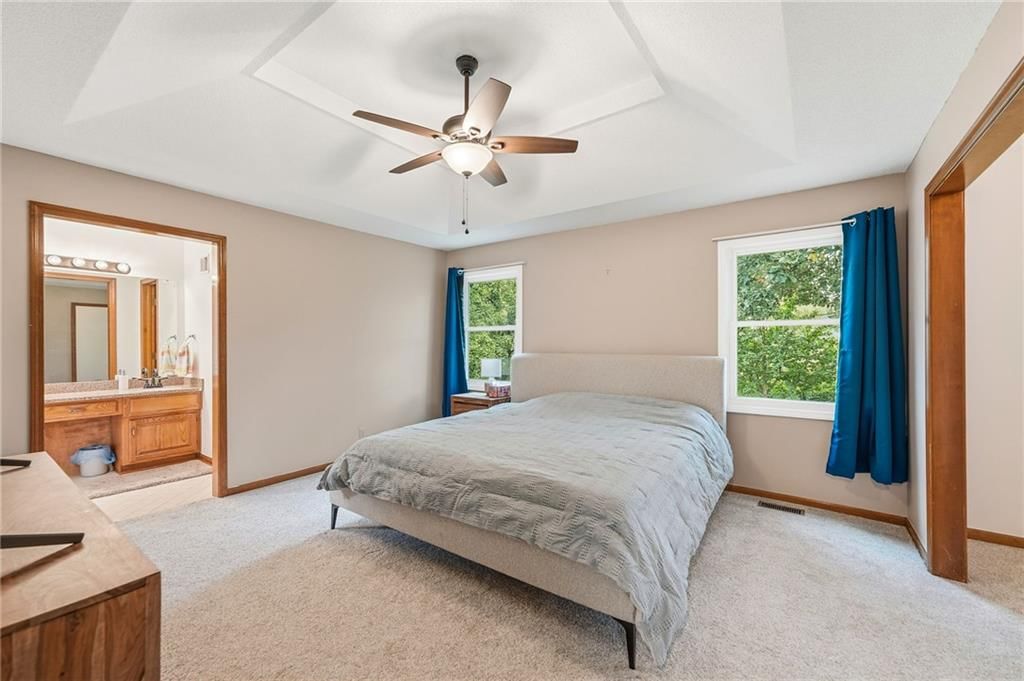 Photo 22 of 42 - 15821 Horton Court, Overland Park, KS 66223