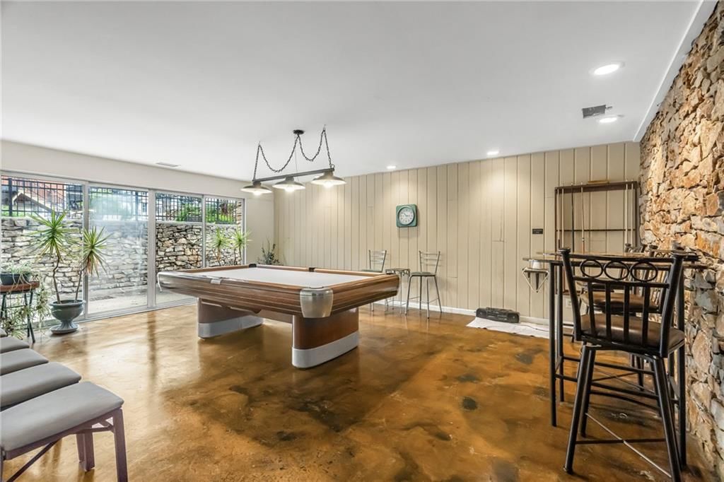 Photo 12 of 21 - 4511 Headwood Drive #10, Kansas City, MO 64111