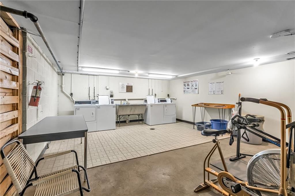 Photo 9 of 21 - 4511 Headwood Drive #10, Kansas City, MO 64111