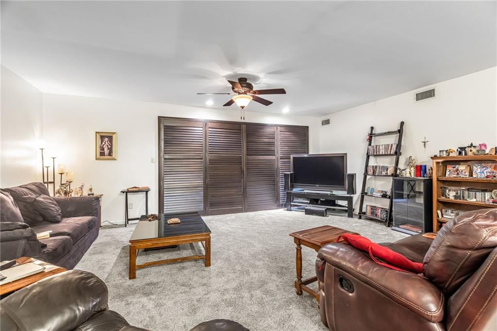 4511 Headwood Drive, Kansas City, MO