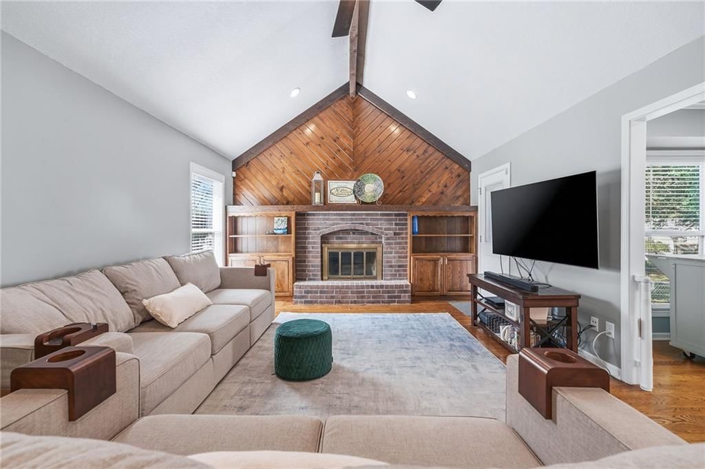800 SW Savannah Drive, Lee's Summit, MO: listing photo 2
