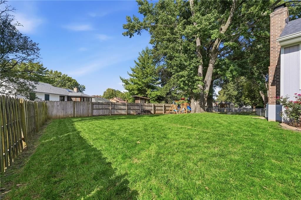 Photo 37 of 38 - 800 SW Savannah Drive, Lee's Summit, MO 64081
