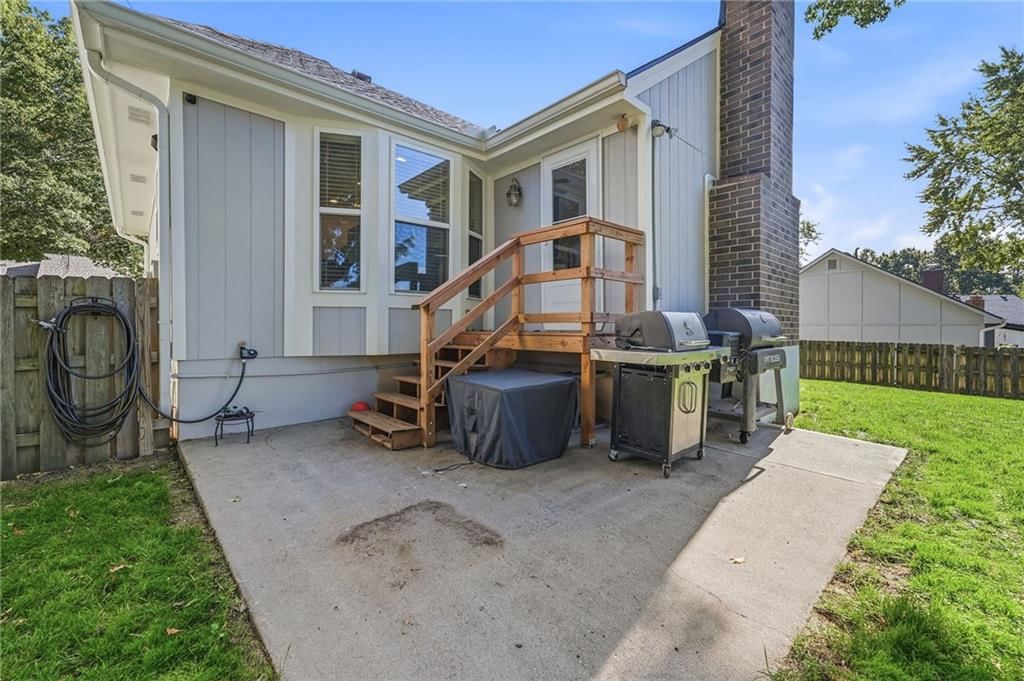 Photo 38 of 38 - 800 SW Savannah Drive, Lee's Summit, MO 64081