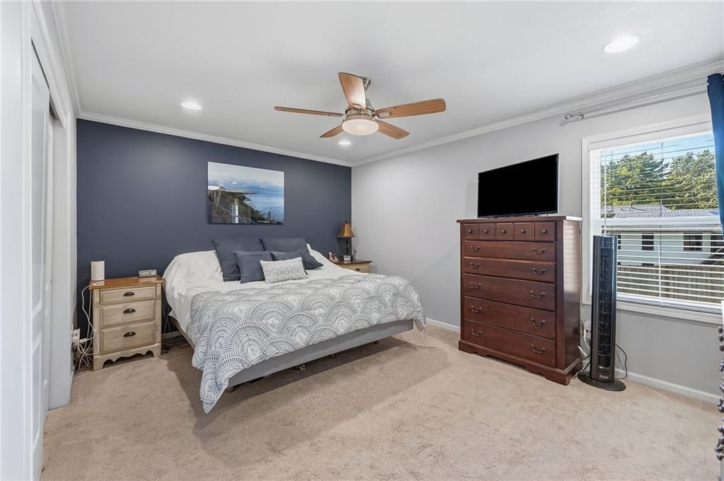 Accent wall at 800 SW Savannah Drive, Lee's Summit, MO 64081