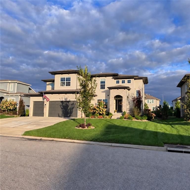 2118 NW Killarney Lane, Lee's Summit, MO