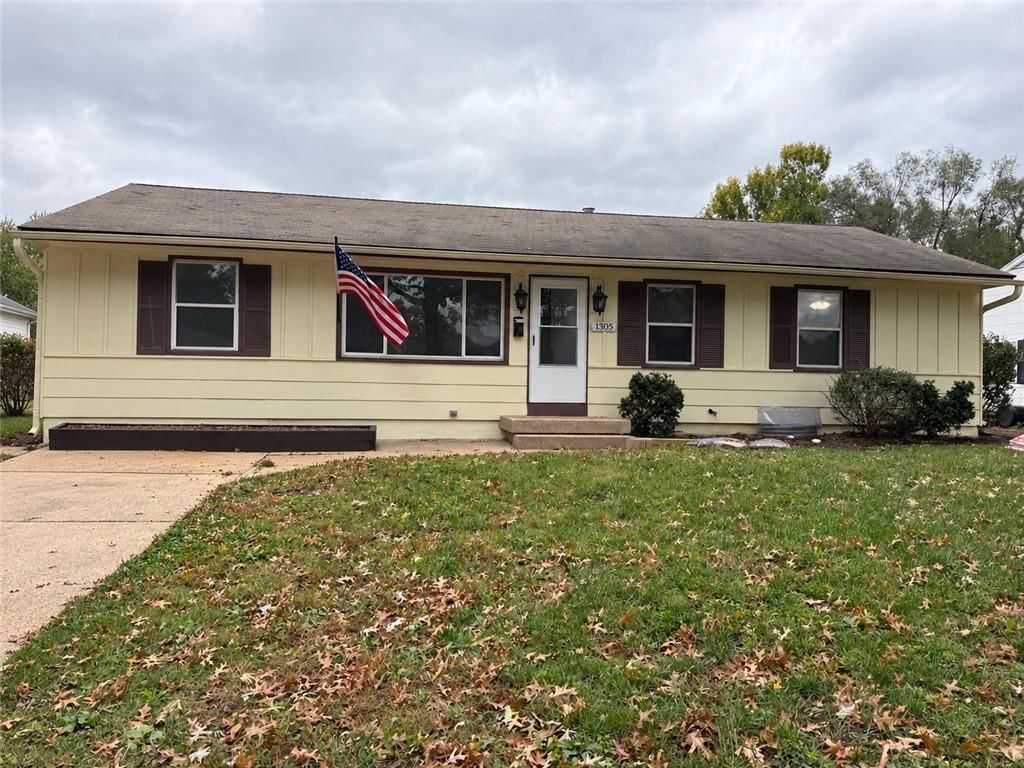 1305 Farview Drive, Independence, MO: listing photo 2