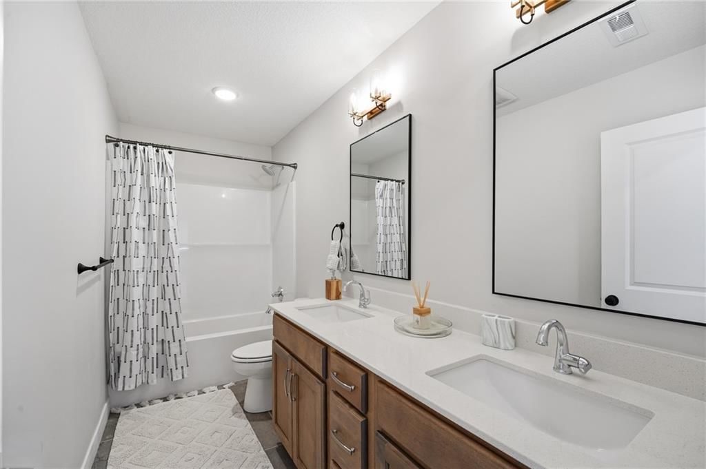 Photo 21 of 29 - 18360 W 195th Street, Spring Hill, KS 66083
