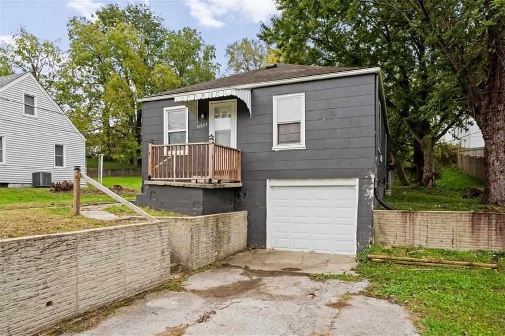 11503 HACKETT Street, Sugar Creek, MO