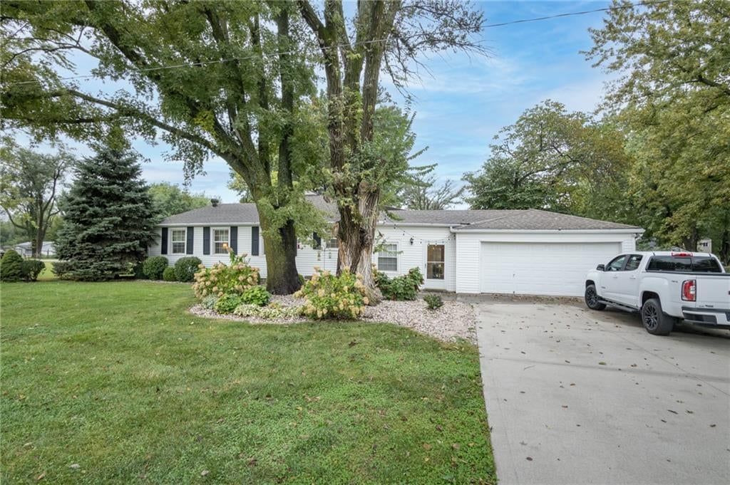 Photo 4 of 55 - 400 NW Frances Road, Lee's Summit, MO 64063