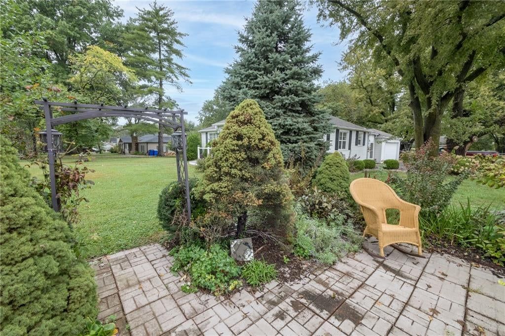 Photo 12 of 55 - 400 NW Frances Road, Lee's Summit, MO 64063