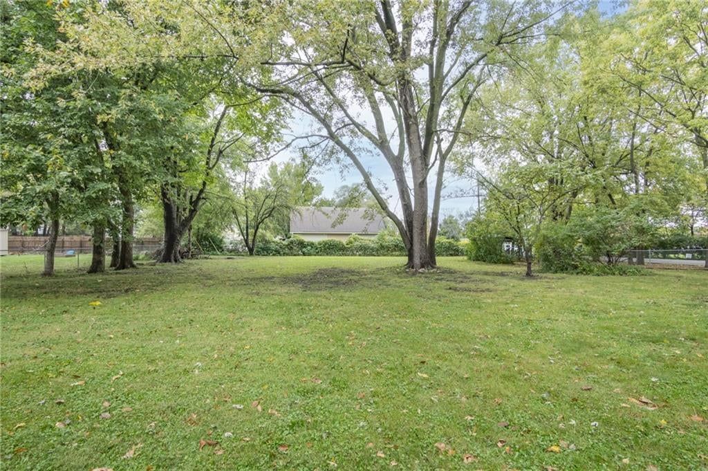 Photo 7 of 55 - 400 NW Frances Road, Lee's Summit, MO 64063