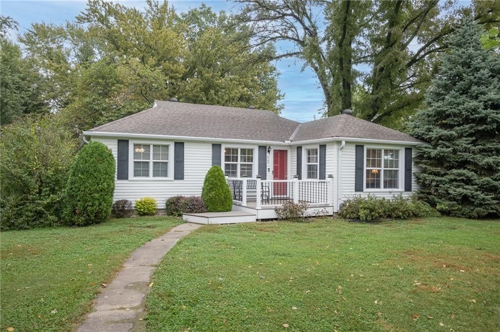 400 NW Frances Road, Lee's Summit, MO: listing photo 2