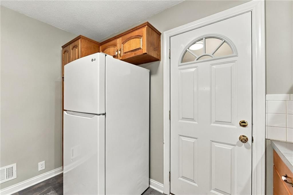 Photo 15 of 46 - 10601 E Sheley Road, Independence, MO 64052