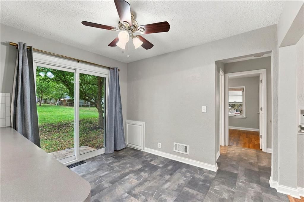 Photo 10 of 46 - 10601 E Sheley Road, Independence, MO 64052