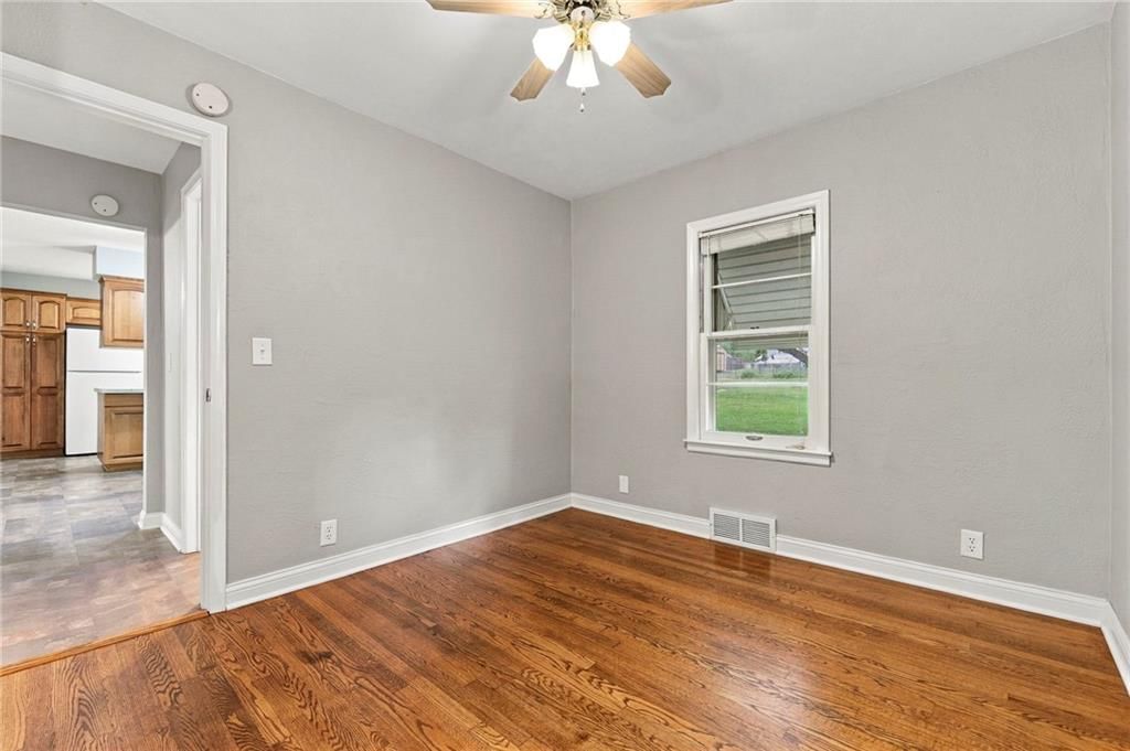 Photo 21 of 46 - 10601 E Sheley Road, Independence, MO 64052