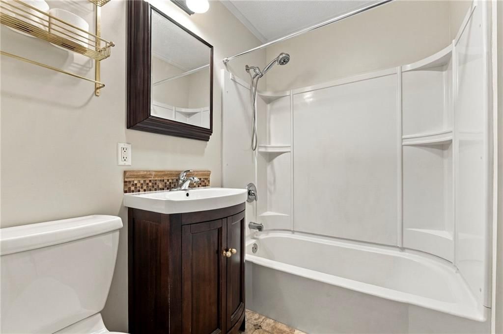 Photo 16 of 46 - 10601 E Sheley Road, Independence, MO 64052