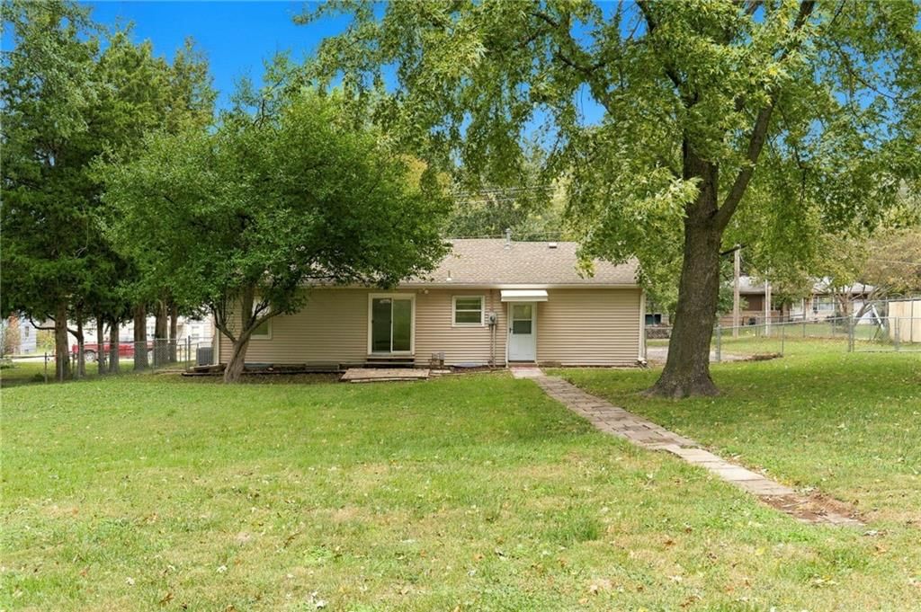 Photo 33 of 46 - 10601 E Sheley Road, Independence, MO 64052