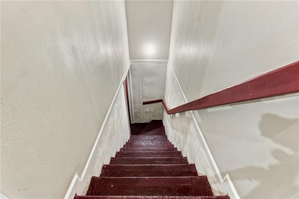 Staircase at 10601 E Sheley Road, Independence, MO 64052