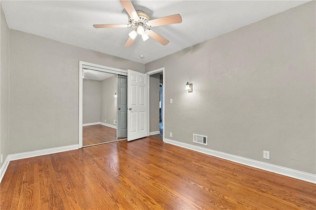 Photo 23 of 46 - 10601 E Sheley Road, Independence, MO 64052