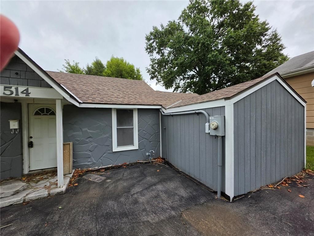 514 W Southside Boulevard, Independence, MO: listing photo 2