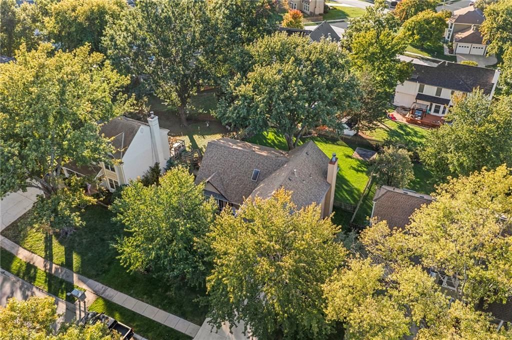 Photo 5 of 47 - 811 N Mesa Street, Olathe, KS 66061