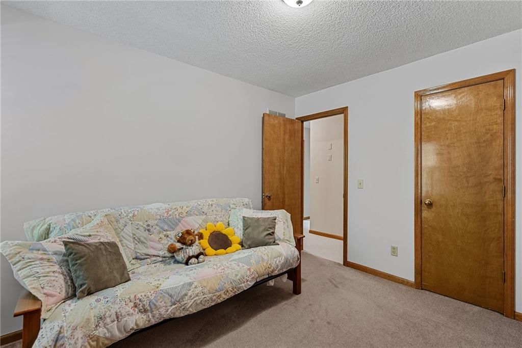 Photo 34 of 47 - 811 N Mesa Street, Olathe, KS 66061