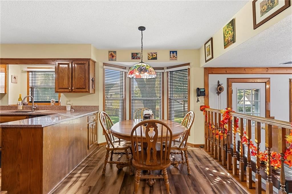 Breakfast nook at 811 N Mesa Street, Olathe, KS 66061